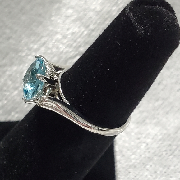 Ring - Picture 3 of 3